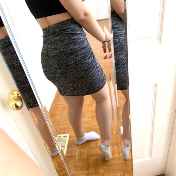 Super Comfy Wilfred Ruched Skirt - Picture 6 of 12